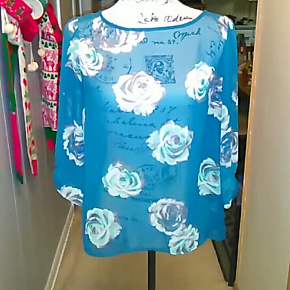 Floral sheer blouse. 3/4 sleeve